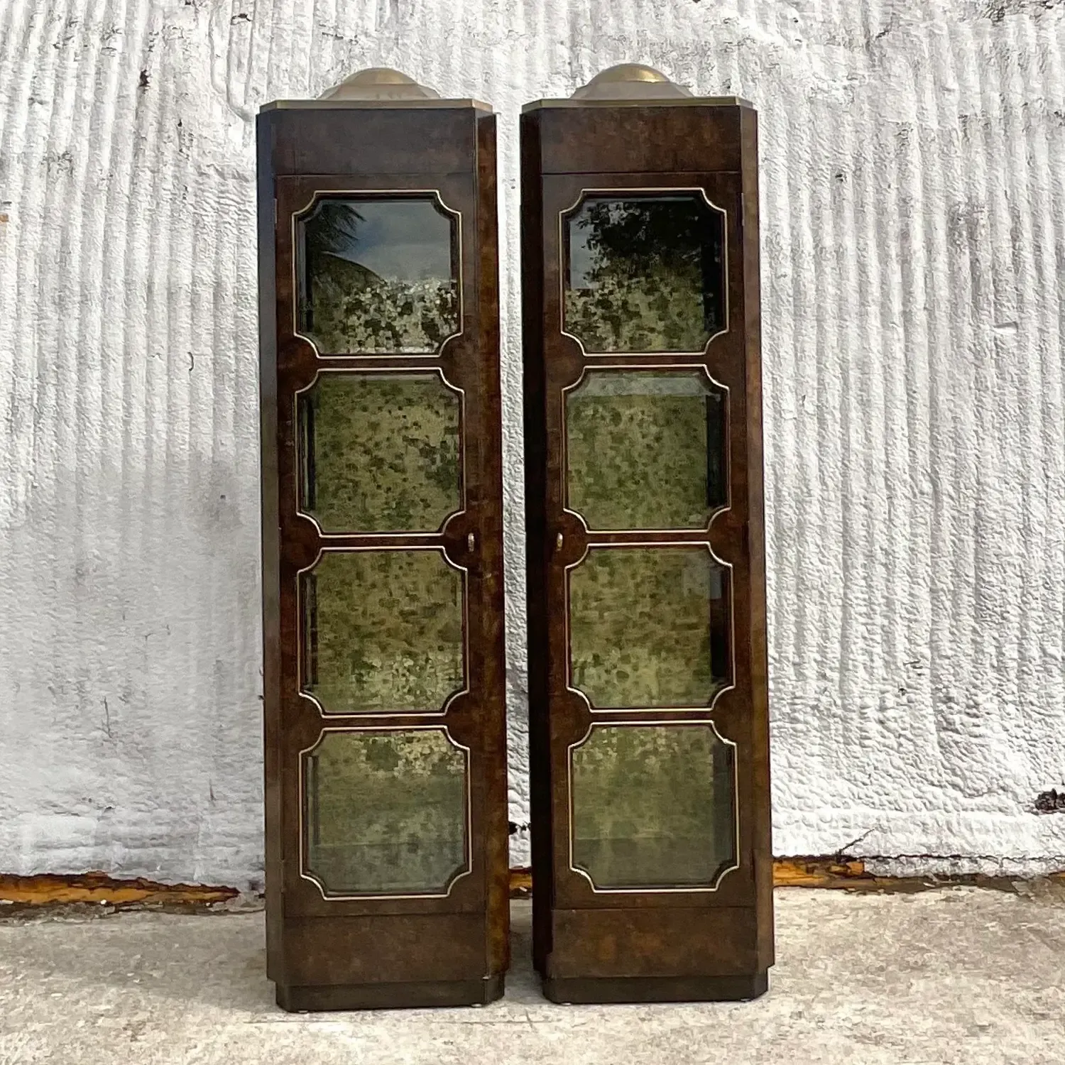 Late 20th Century Vintage Boho Burl Wood Tower Etageres After Mastercraft — additional photo 1