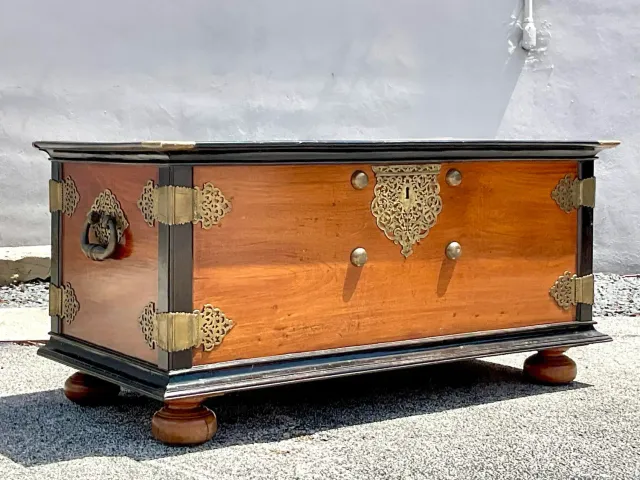 Late 20th Century Vintage Boho Ebony and Mahogany Blanket Chest — additional photo 4