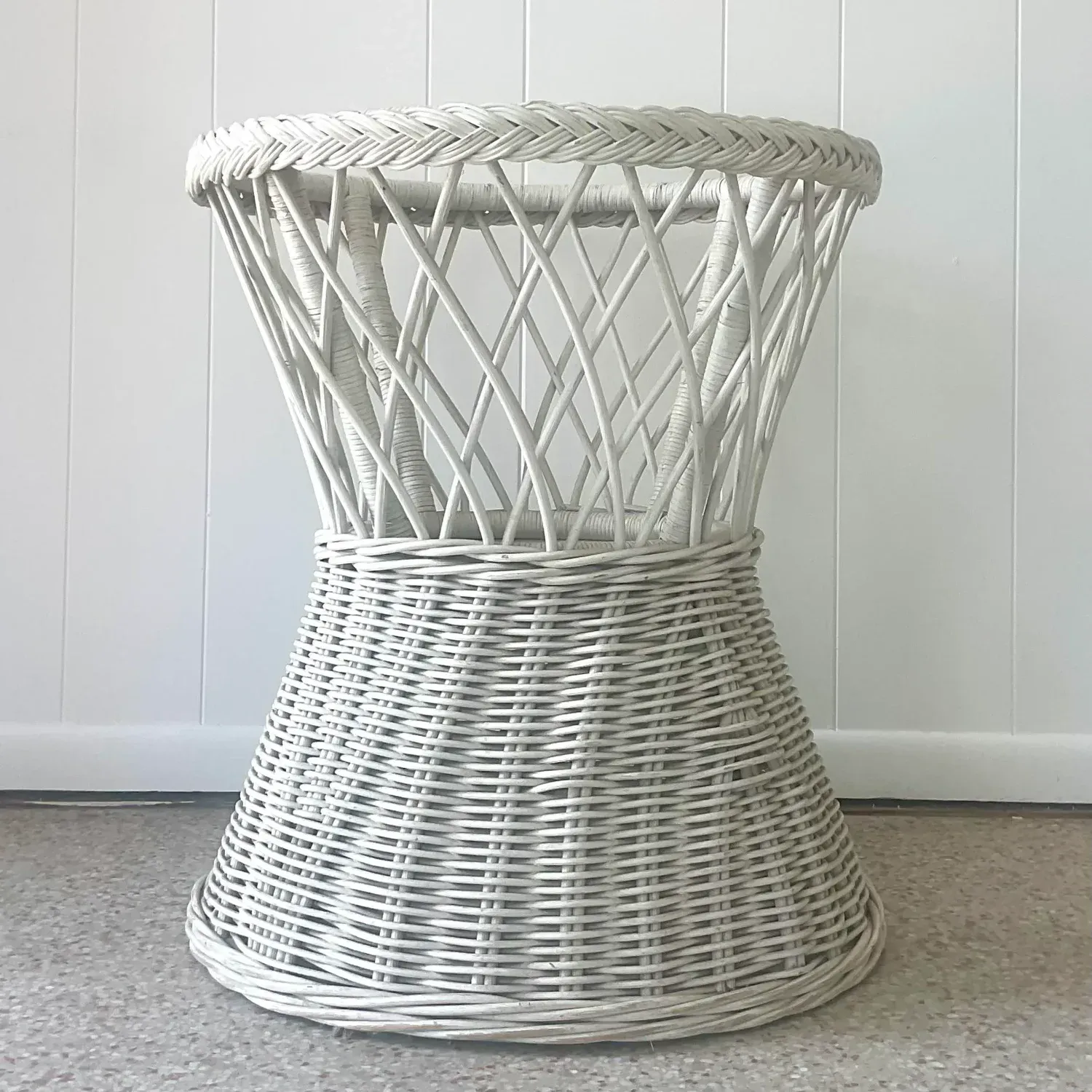 Late 20th Century Vintage Coastal Rattan Dining Table Pedestal — additional photo 1