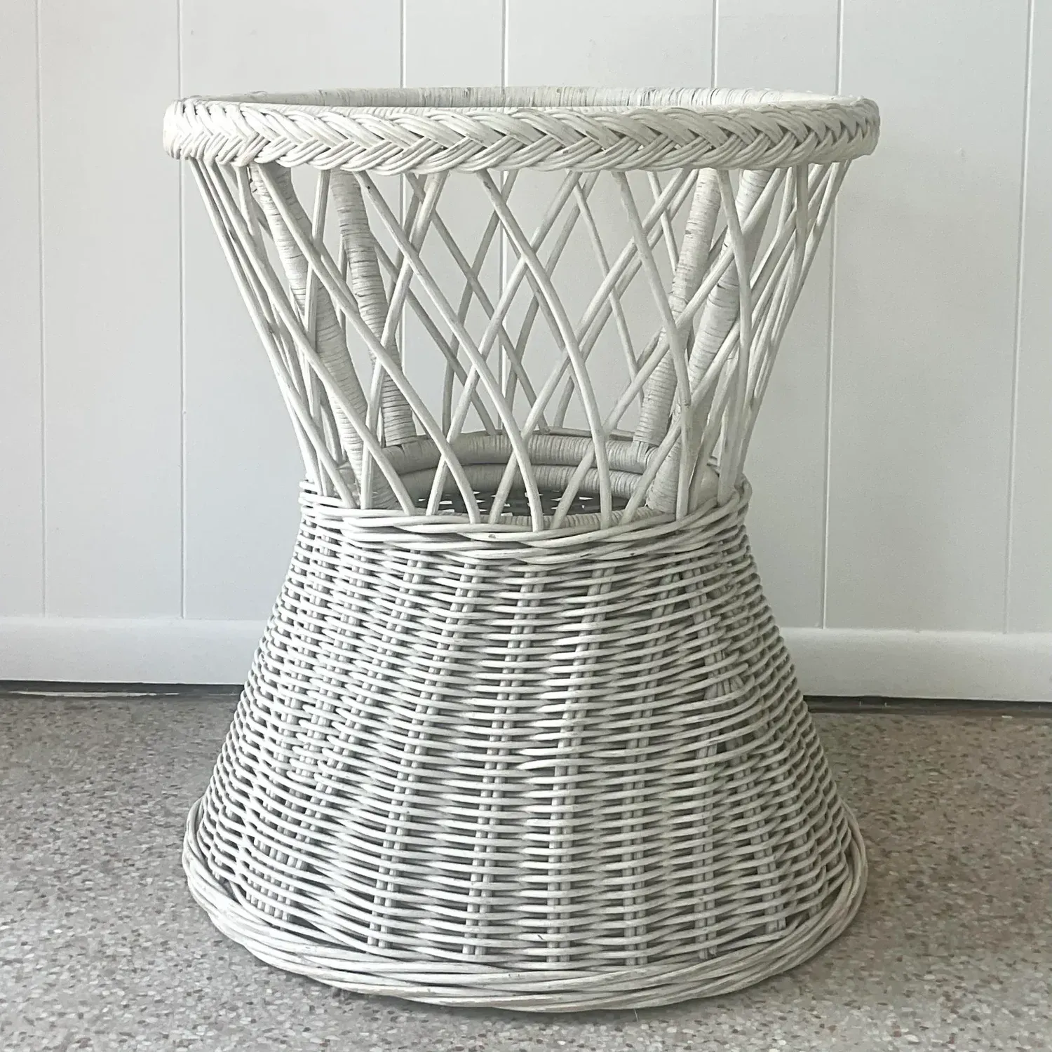 Late 20th Century Vintage Coastal Rattan Dining Table Pedestal — additional photo 2
