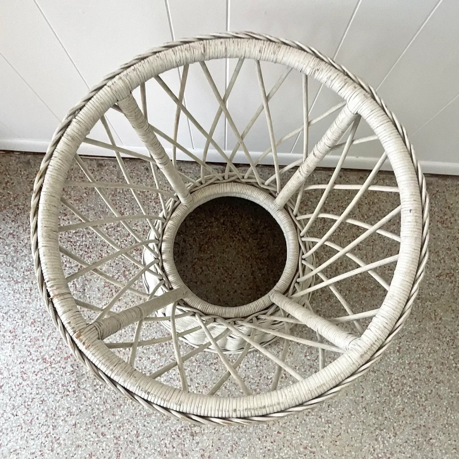 Late 20th Century Vintage Coastal Rattan Dining Table Pedestal — additional photo 3
