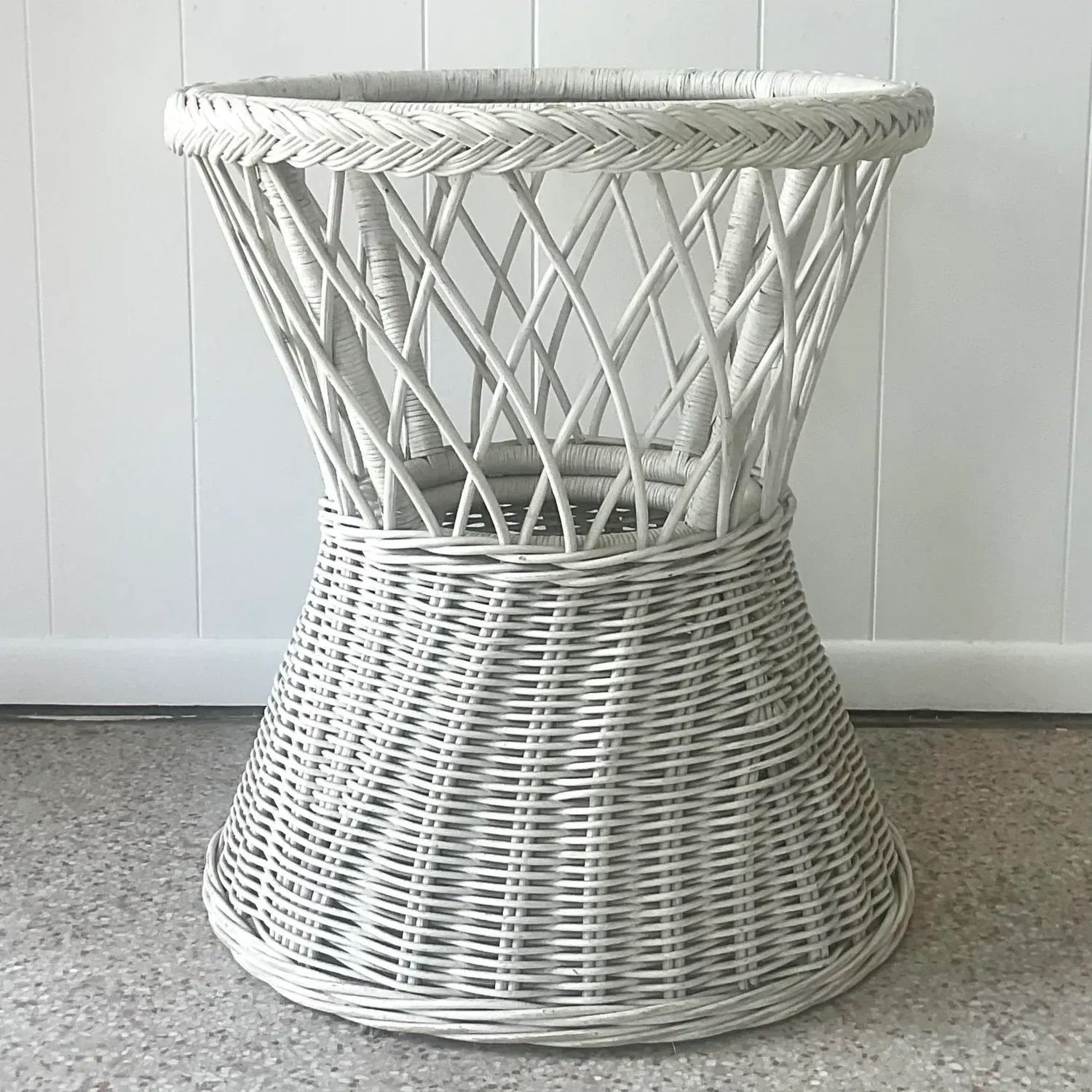 Late 20th Century Vintage Coastal Rattan Dining Table Pedestal — additional photo 5