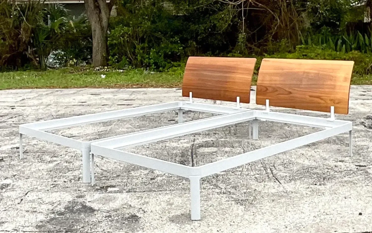 Late 20th Century Vintage Contemporary Wood Flared Twin Beds - a Pair — additional photo 6