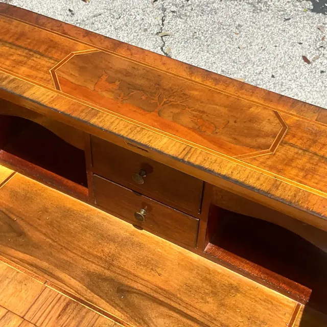 Late 20th Century Vintage Italian Inlaid Animal Marquetry Writing Desk — additional photo 8