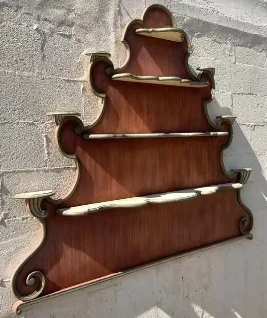 Late 20th Century Vintage Regency Baker Scalloped Wall Plate Rack — additional photo 6