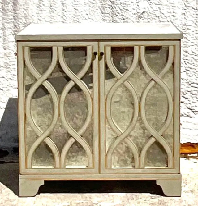 Late 20th Century Vintage Regency Gilt Tipped Cabinet — additional photo 3
