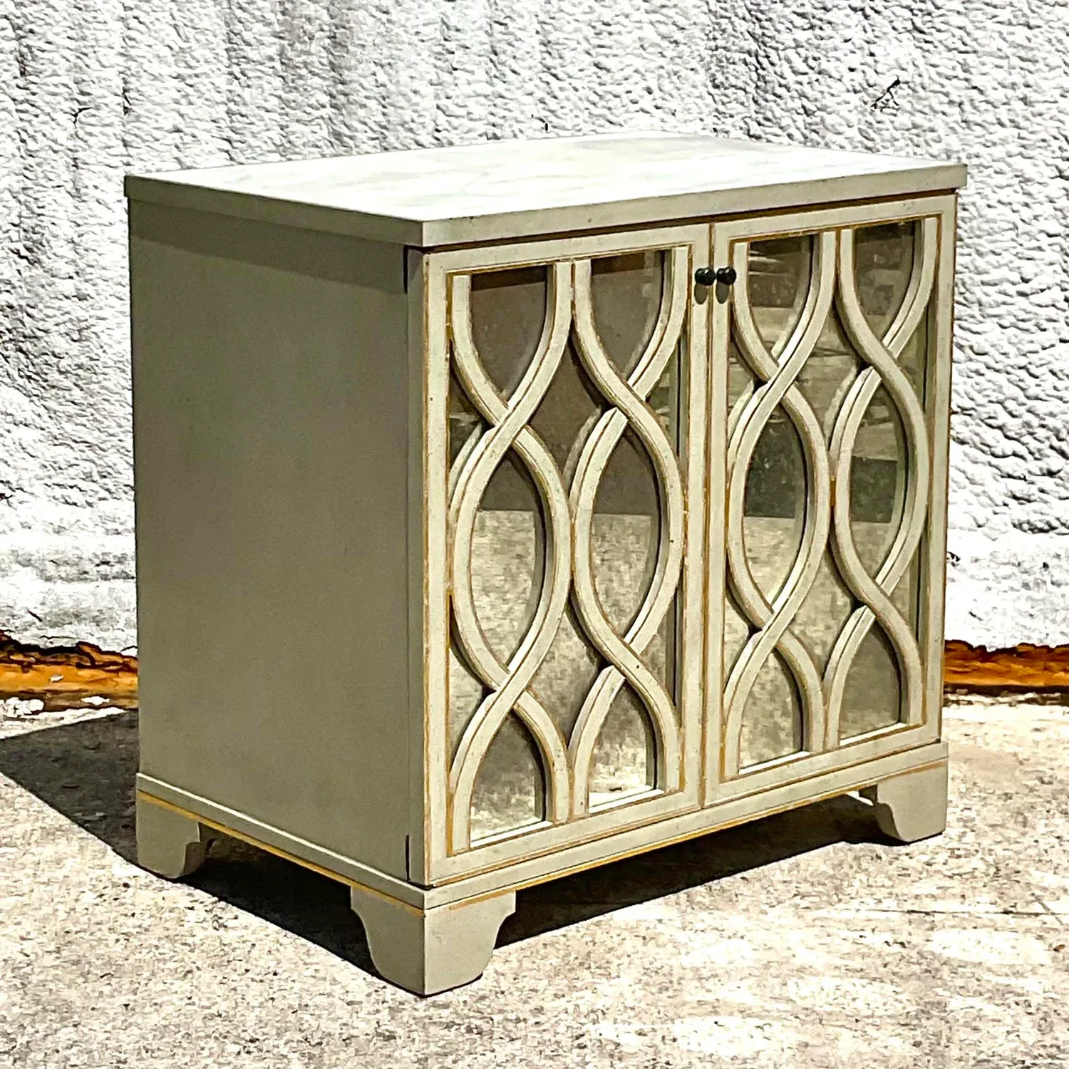 Late 20th Century Vintage Regency Gilt Tipped Cabinet — additional photo 4