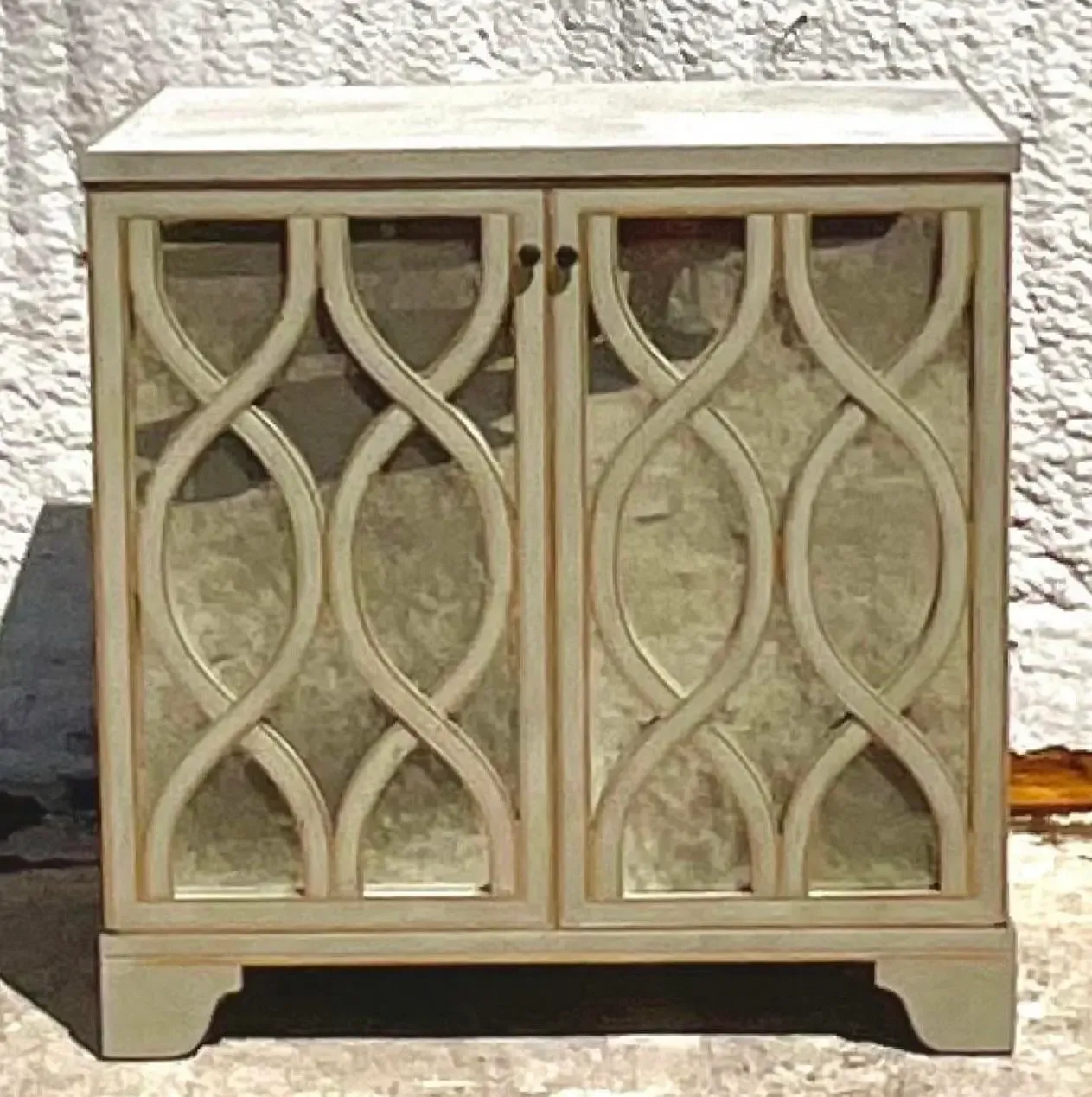 Late 20th Century Vintage Regency Gilt Tipped Cabinet — additional photo 5