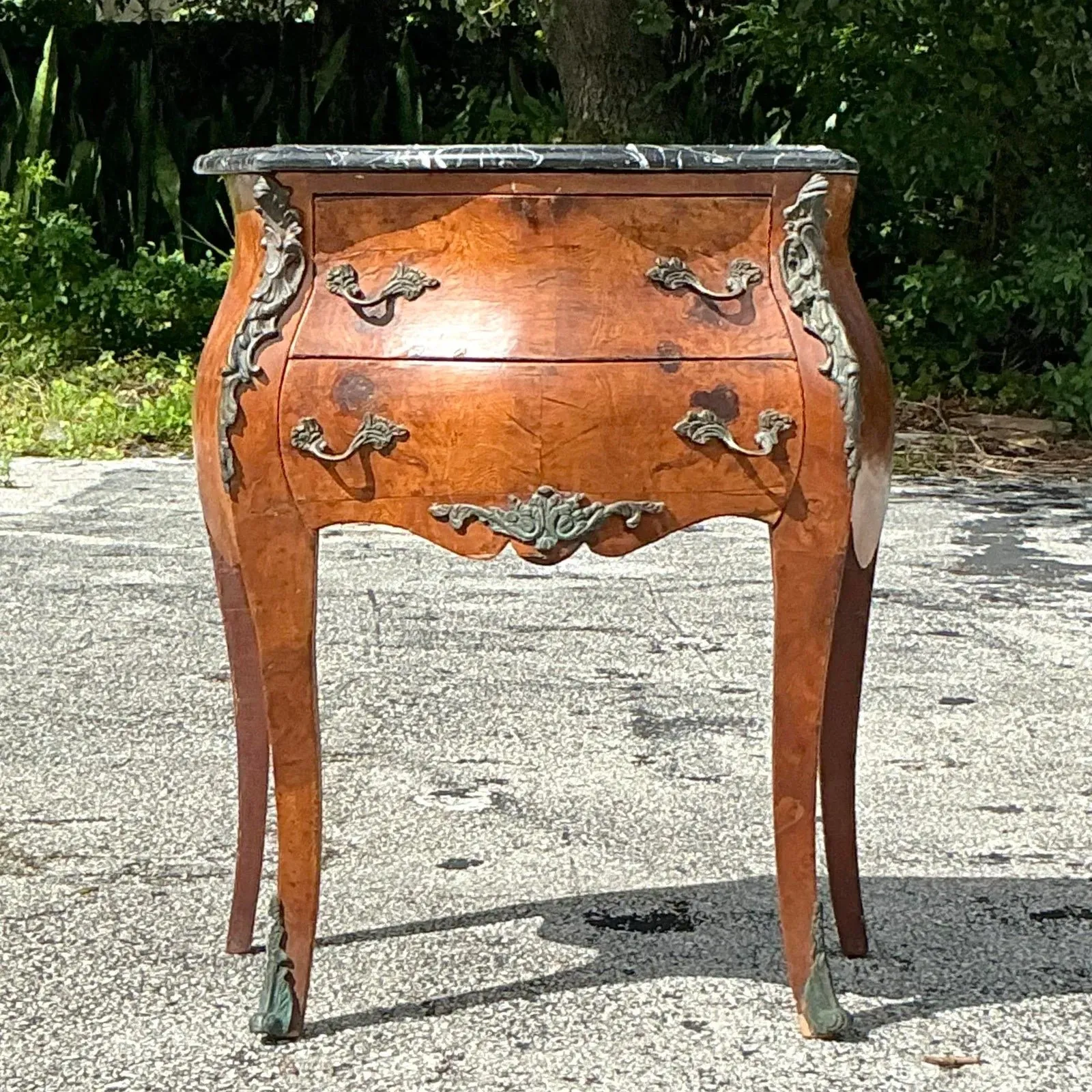 Mid 20th Century Vintage Regency Burl Wood and Ormolu Chest of Drawers — additional photo 2