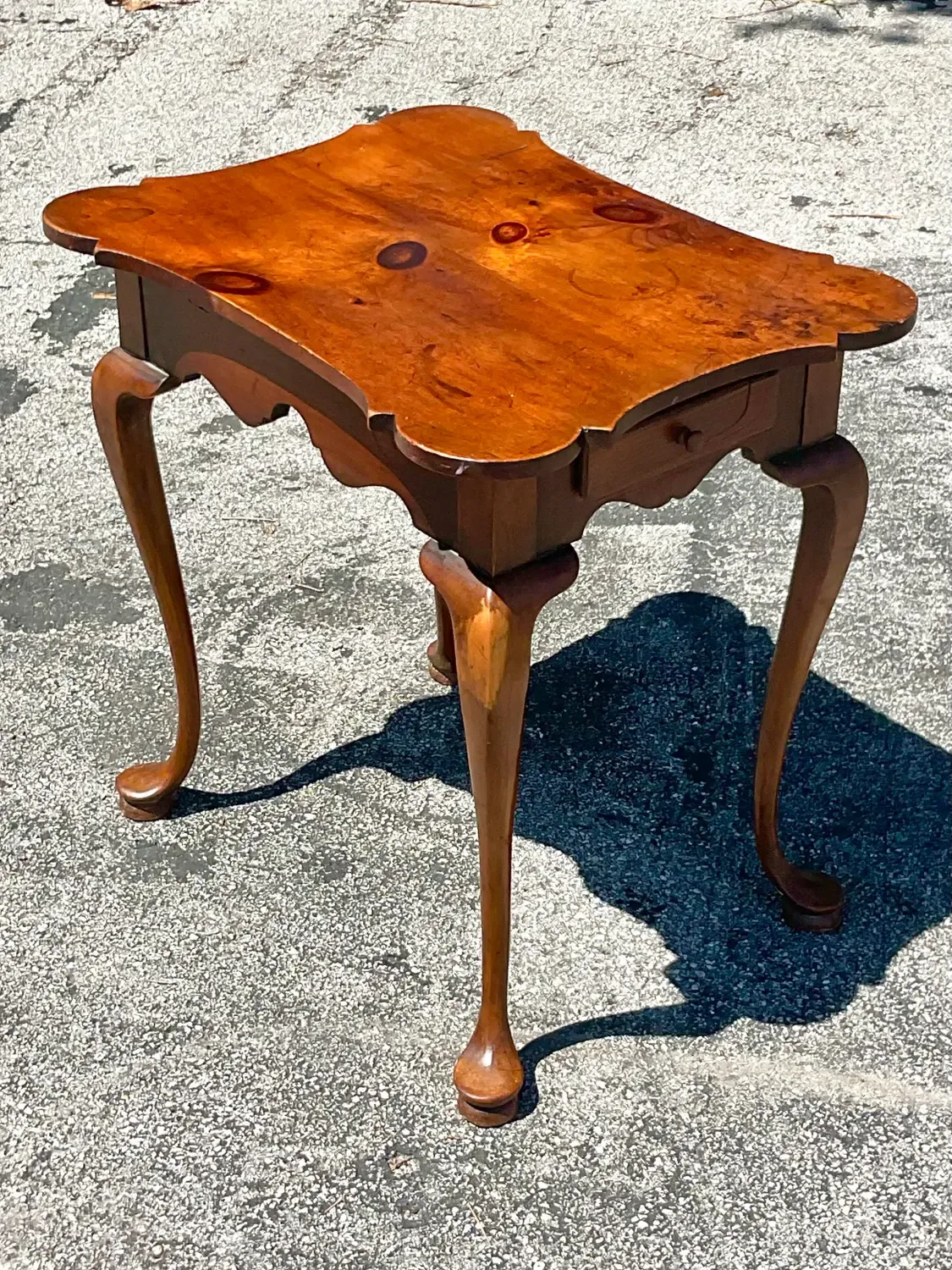 Mid 20th Century Vintage Traditional Knotty Pine Side Table — additional photo 2