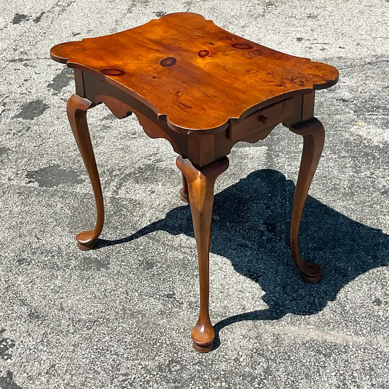 Mid 20th Century Vintage Traditional Knotty Pine Side Table — additional photo 6
