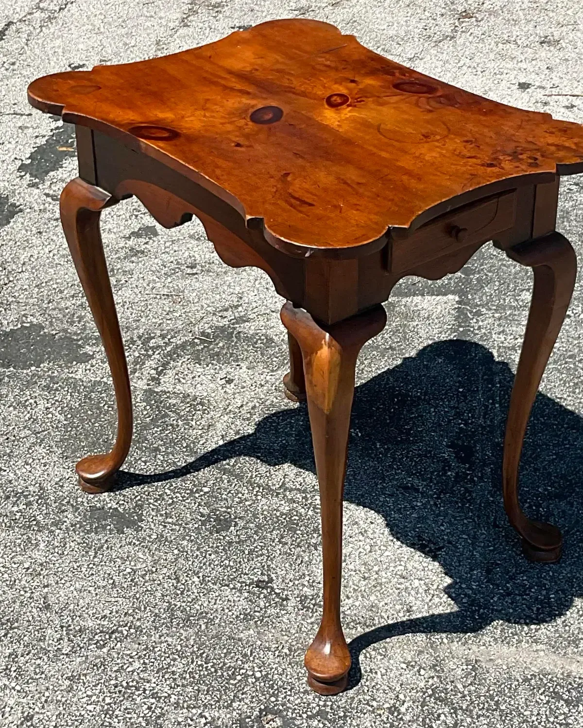 Mid 20th Century Vintage Traditional Knotty Pine Side Table — additional photo 6