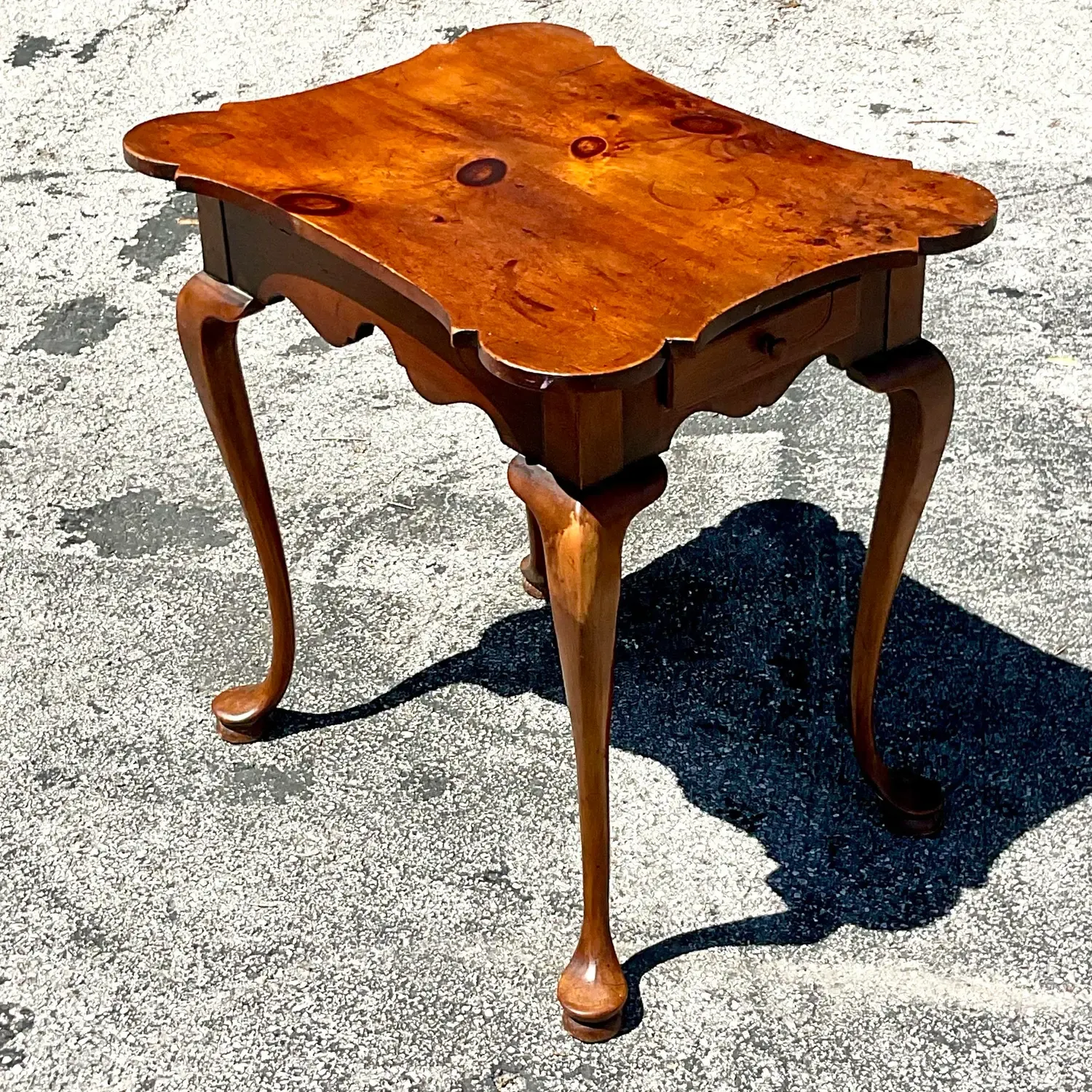 Mid 20th Century Vintage Traditional Knotty Pine Side Table — additional photo 8