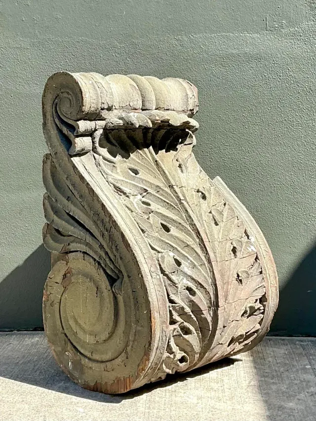 Vintage 1880s Monumental Distressed Wood Corbel — additional photo 2