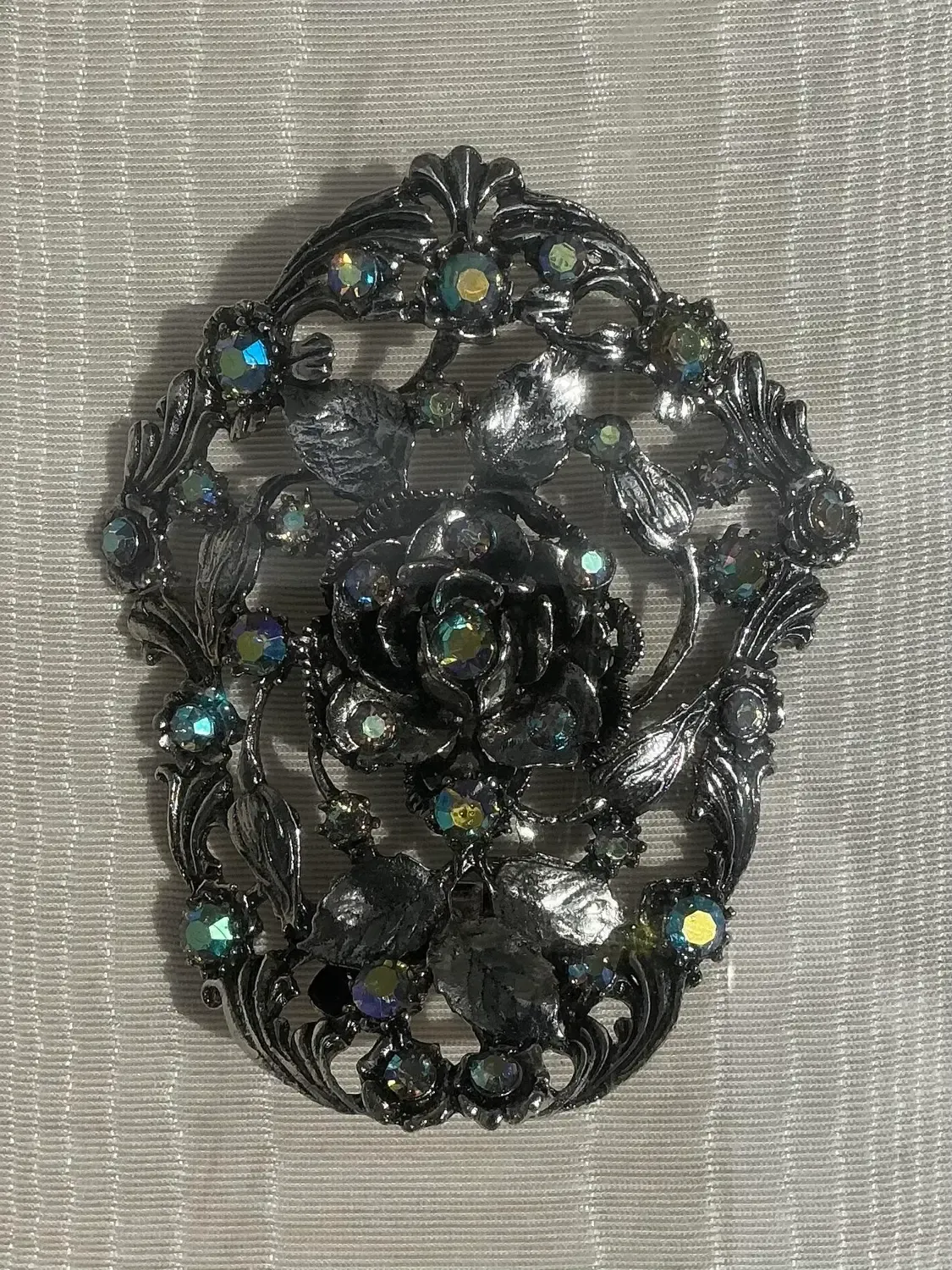Vintage 1940s Rhinestone Shoe Clips in Shadowbox — additional photo 2