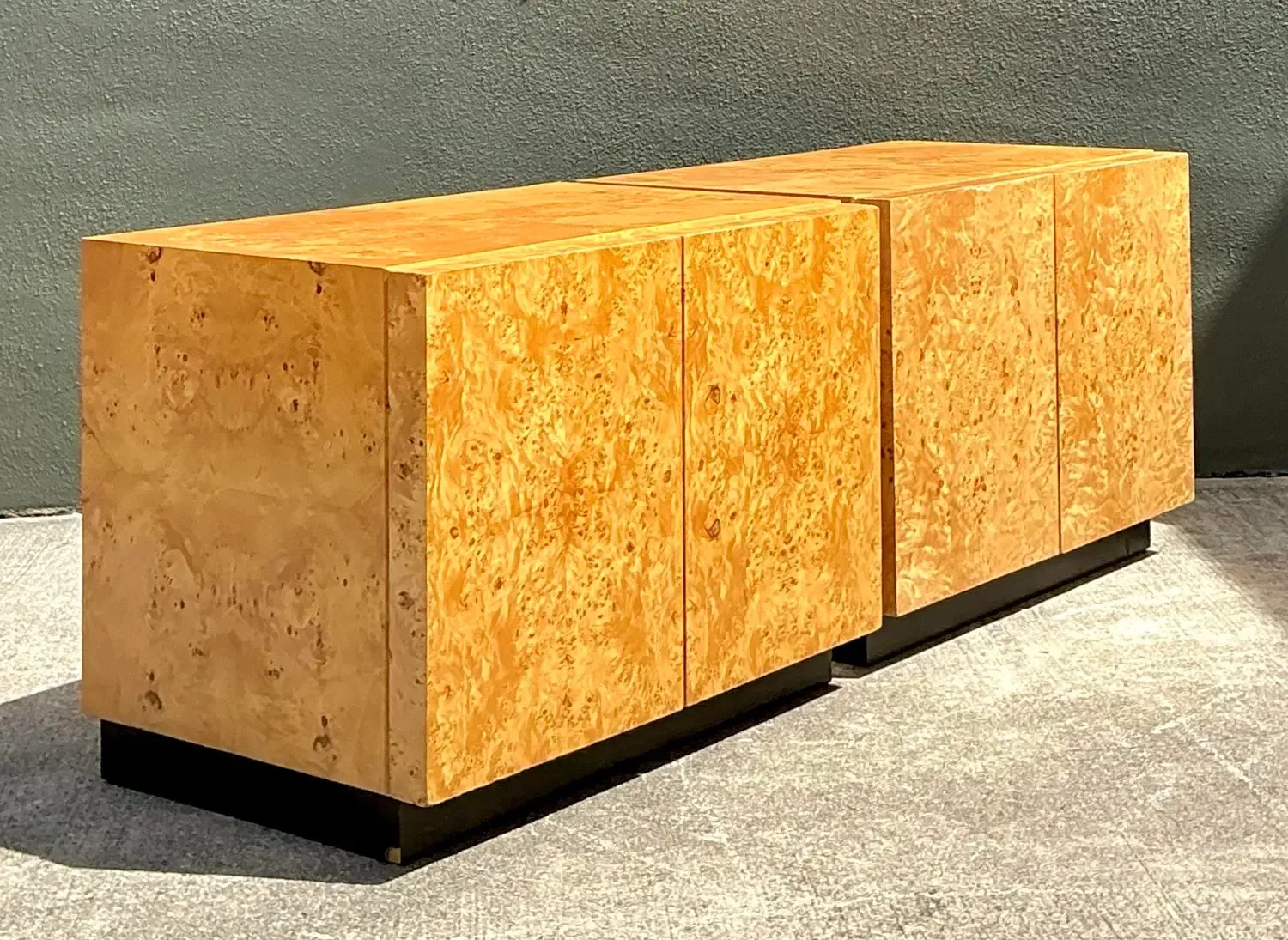 Vintage 1970s Burl Nightstands After Baughman - A Pair — additional photo 2