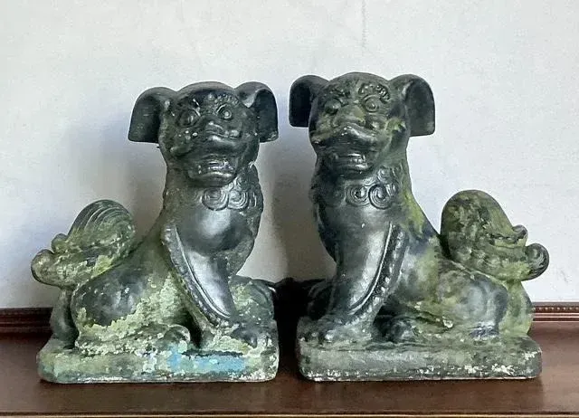 Vintage Albino Patinated Cast Cement Foo Dogs — additional photo 5