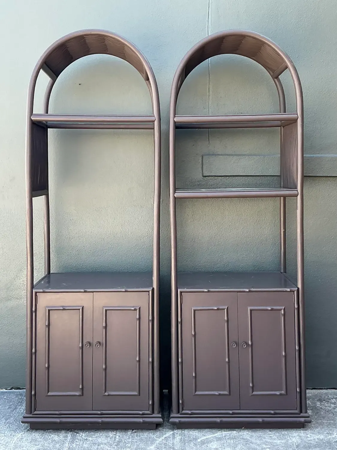 Vintage Arched Rattan Etagere - A Pair — additional photo 4
