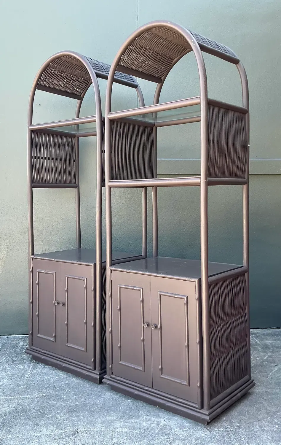 Vintage Arched Rattan Etagere - A Pair — additional photo 5