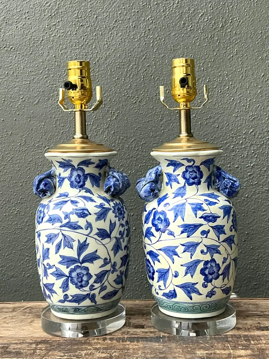 Vintage Asian Blue and White Floral Ceramic Lamps - A Pair — additional photo 5