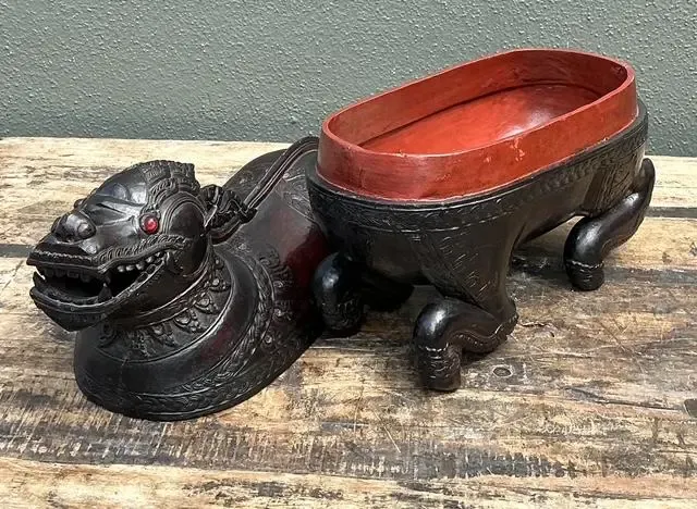 Vintage Asian Carved Wood Lion Box — additional photo 4