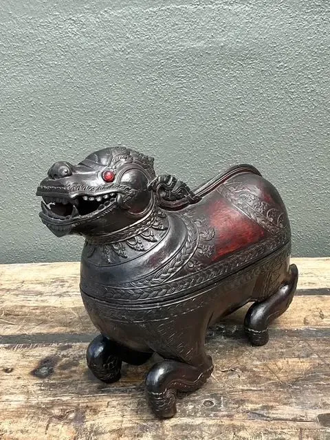 Vintage Asian Carved Wood Lion Box — additional photo 6