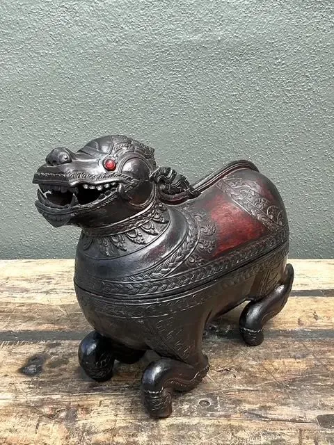 Vintage Asian Carved Wood Lion Box — additional photo 7