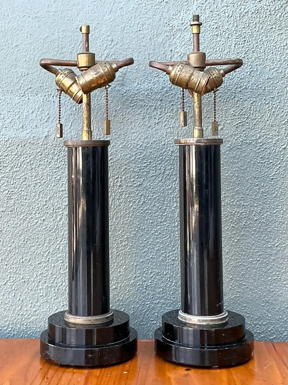Vintage Black Lucite Column Lamps - A Pair — additional photo 3