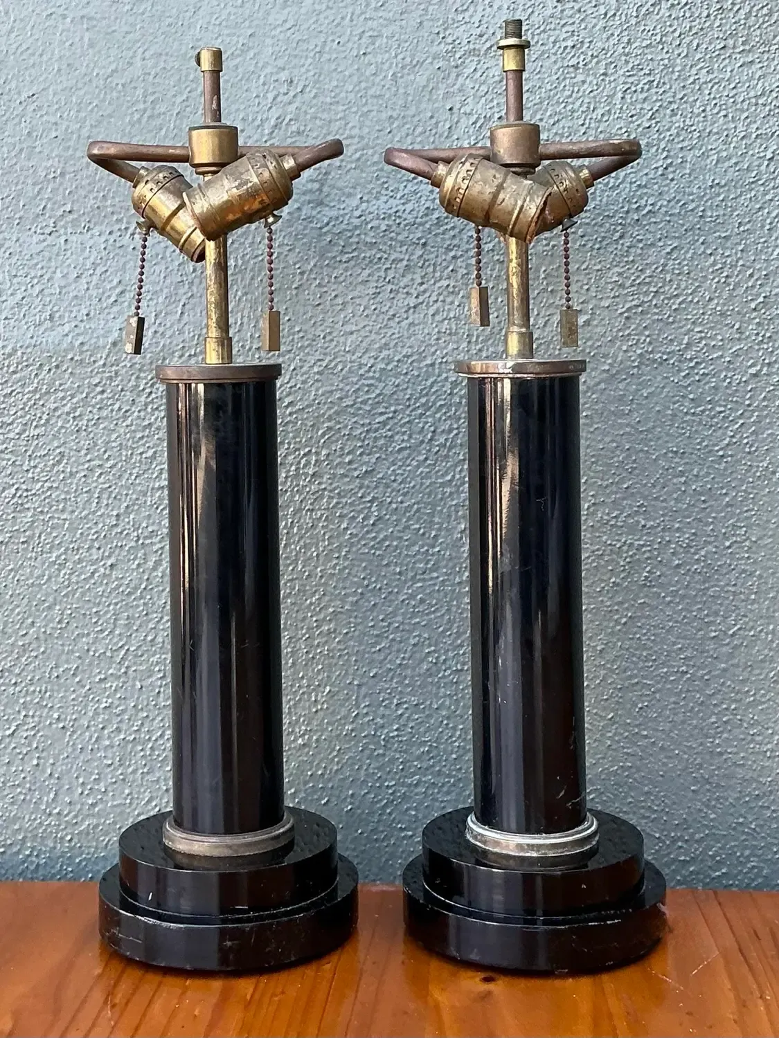 Vintage Black Lucite Column Lamps - A Pair — additional photo 8