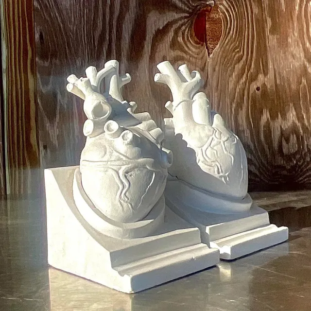 Vintage Boho 1950s Plaster Heart Bookends, Signed- Set of 2 — additional photo 2