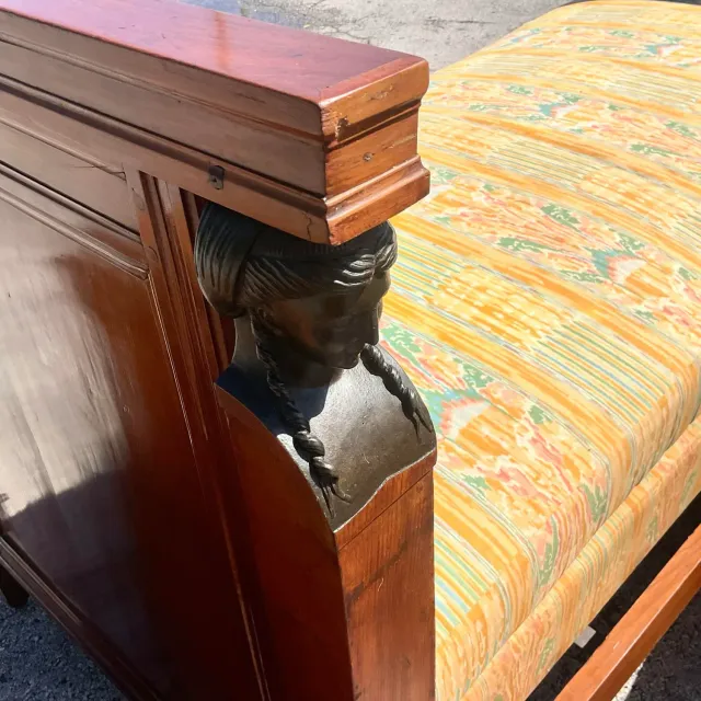 Vintage Boho 19th Century Austrian Walnut Biedermeier Trundle Bed — additional photo 5