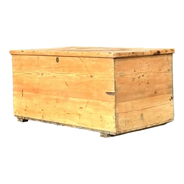 Vintage Boho 19th Century Pine Blanket Chest — additional photo 1