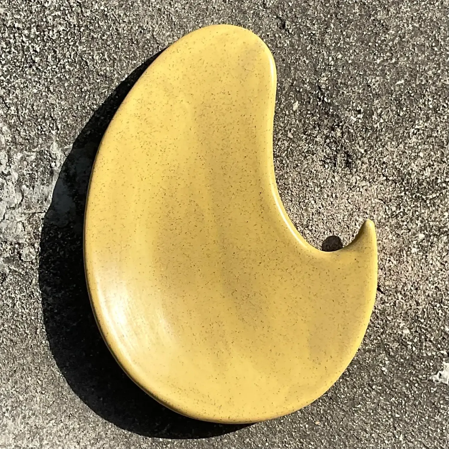 Vintage Boho Biomorphic Glazed Ceramic Platter — additional photo 2