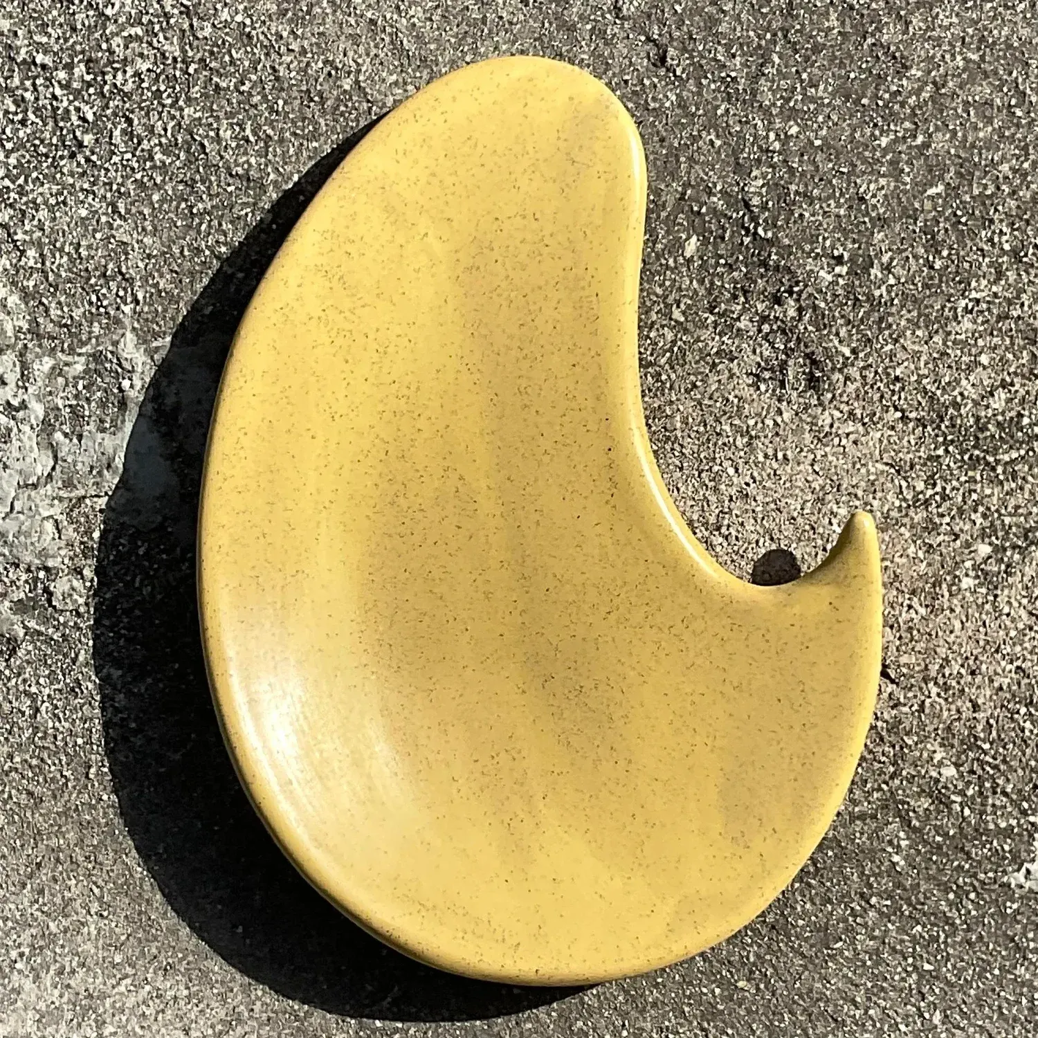 Vintage Boho Biomorphic Glazed Ceramic Platter — additional photo 3