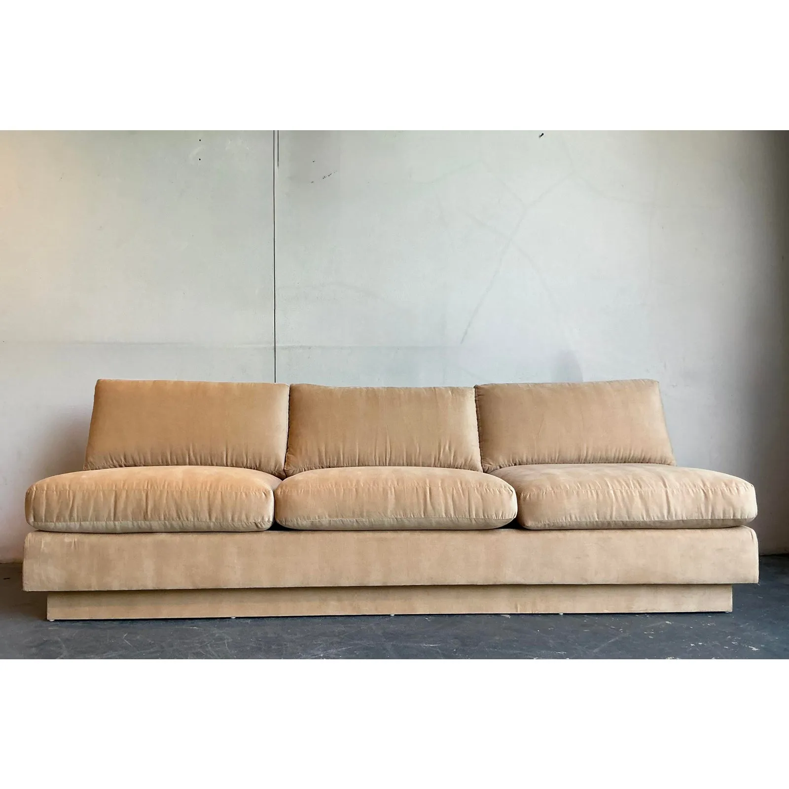 Vintage Boho Camel Slipper Sofa — additional photo 2