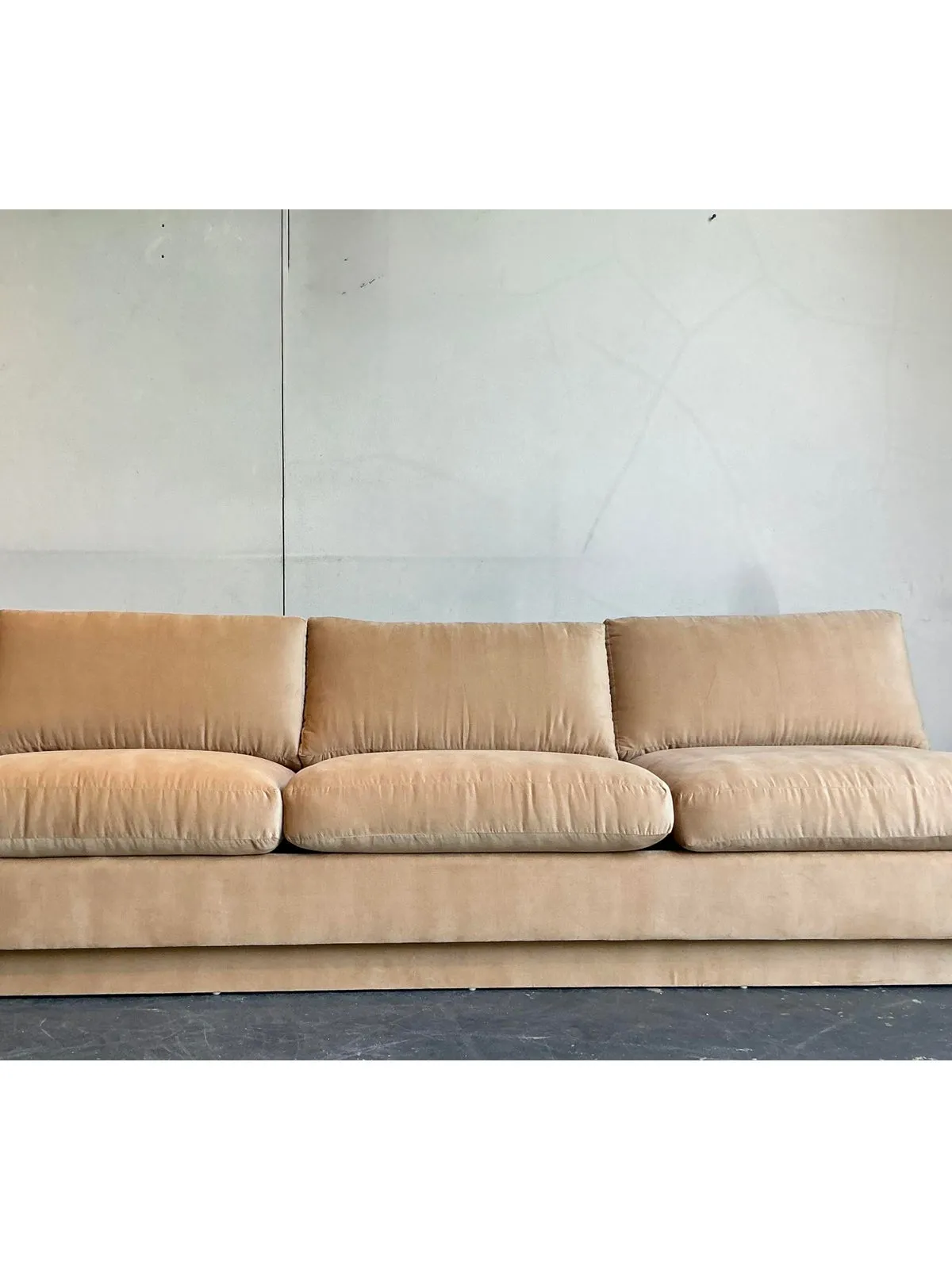 Vintage Boho Camel Slipper Sofa — additional photo 2