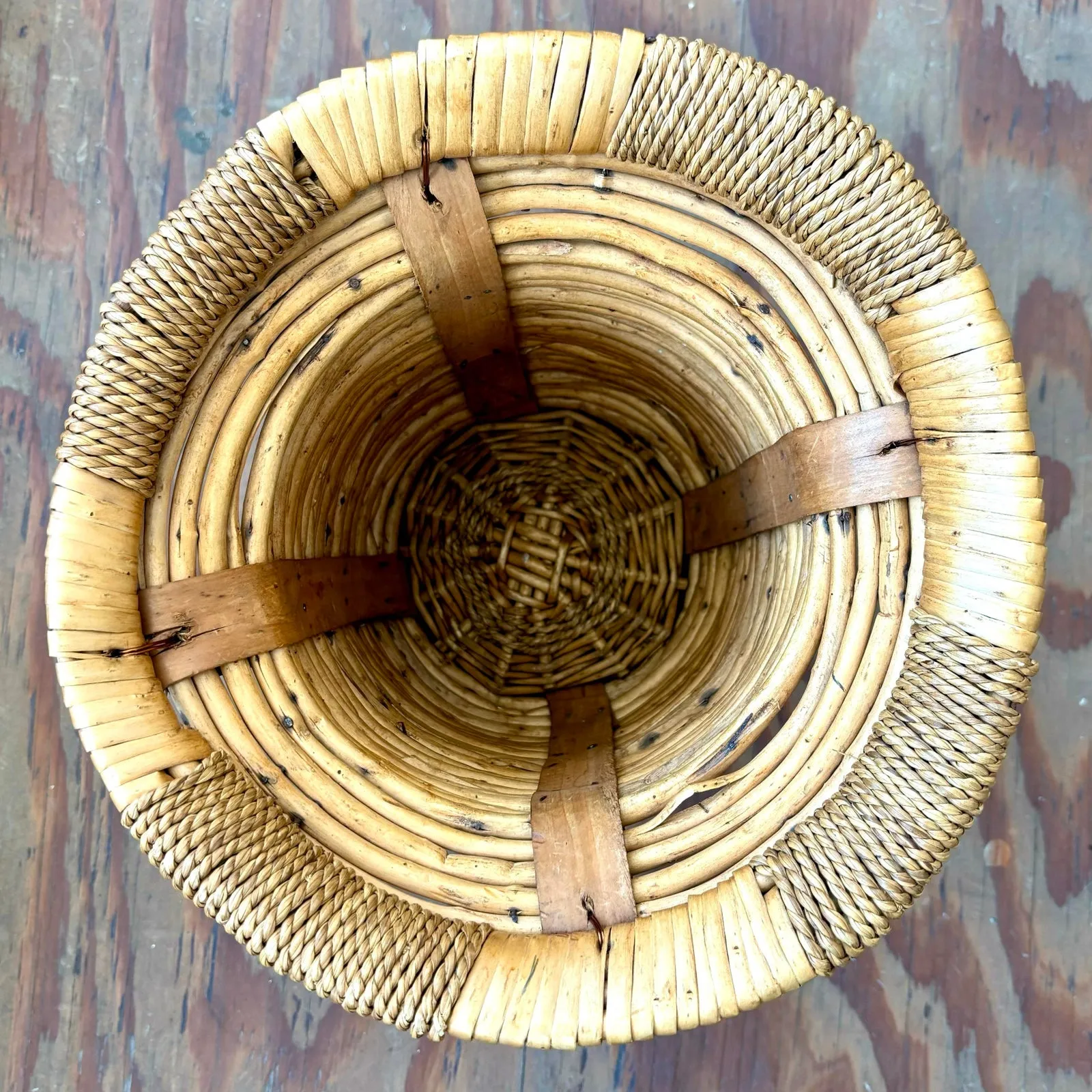 Vintage Boho Coiled Pencil Reed Vase — additional photo 2