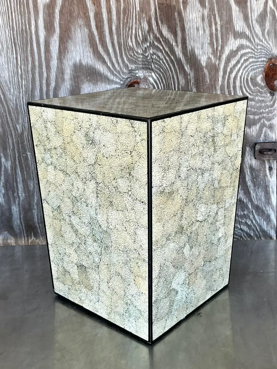 Vintage Boho Coquille D’Oeuf Eggshell Side Table — additional photo 2