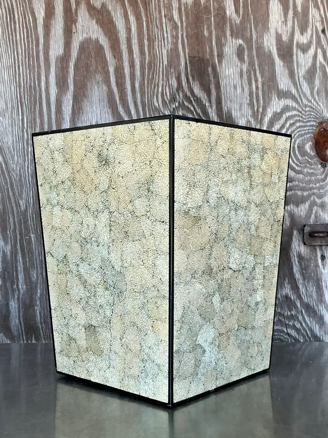 Vintage Boho Coquille D’Oeuf Eggshell Side Table — additional photo 8