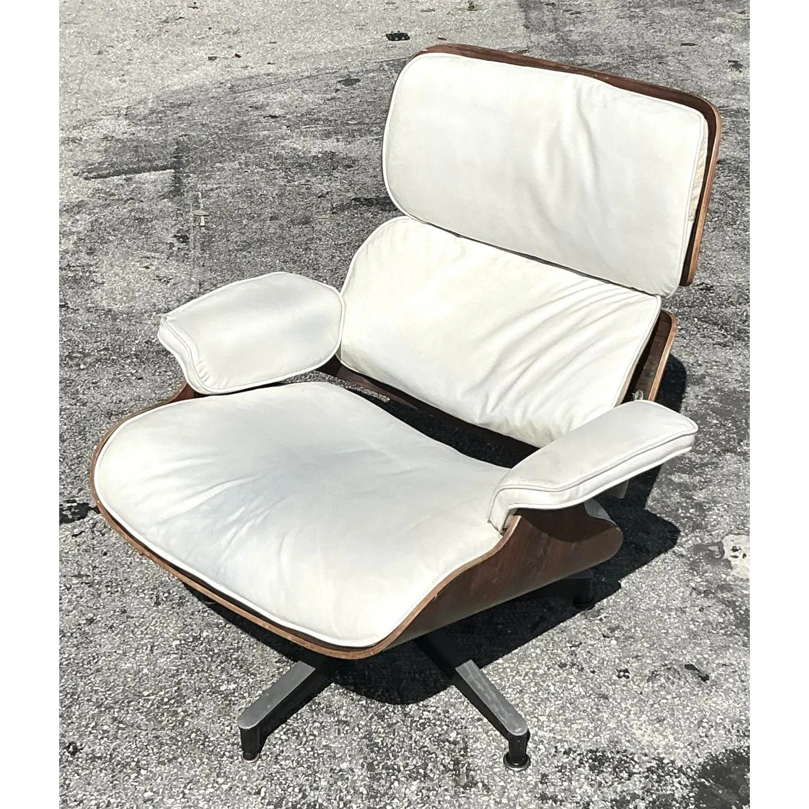 Vintage Boho Eames for Herman Miller Lounge Chair — additional photo 2