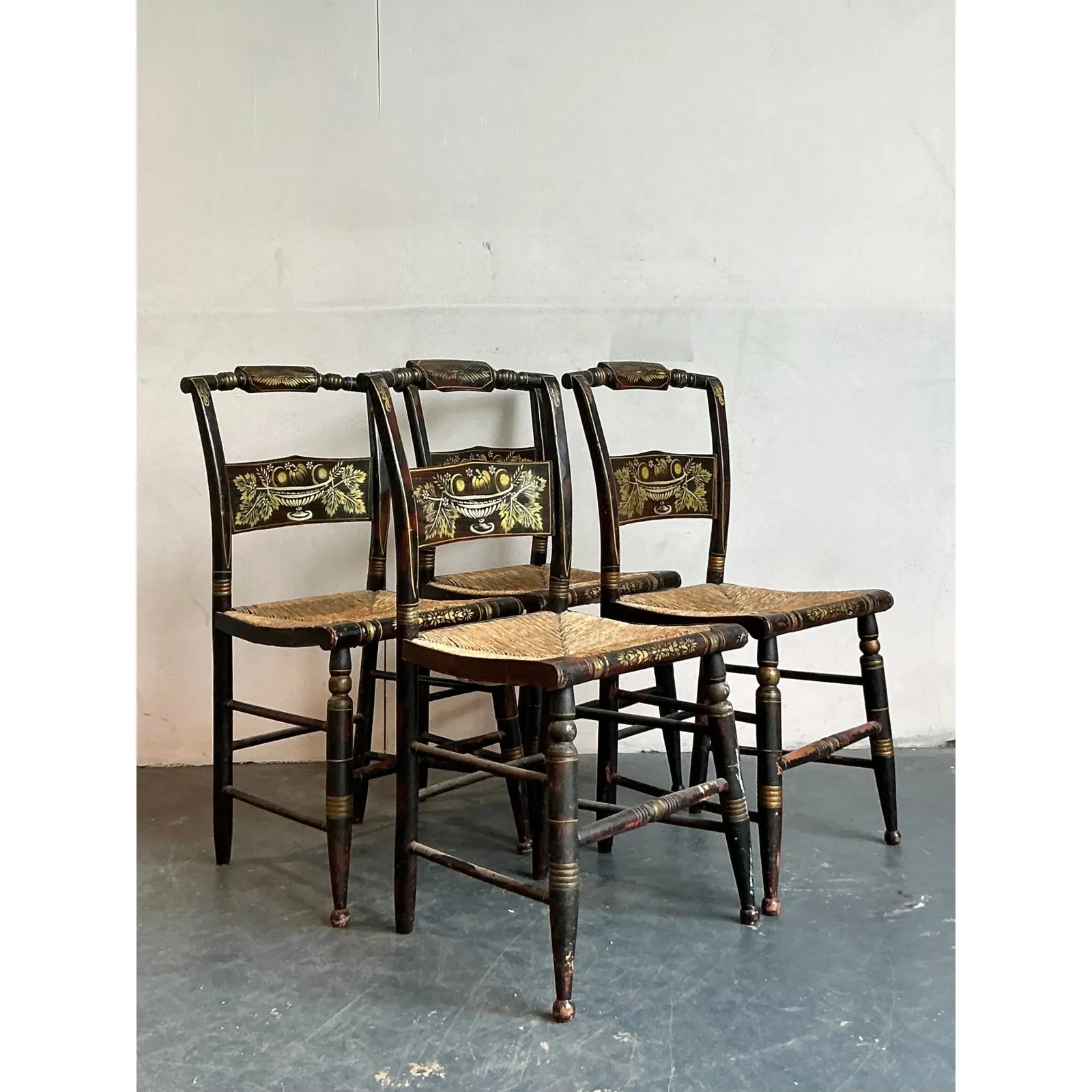 Vintage Boho Hand Painted Hitchcock Chairs - Set of Four — additional photo 5