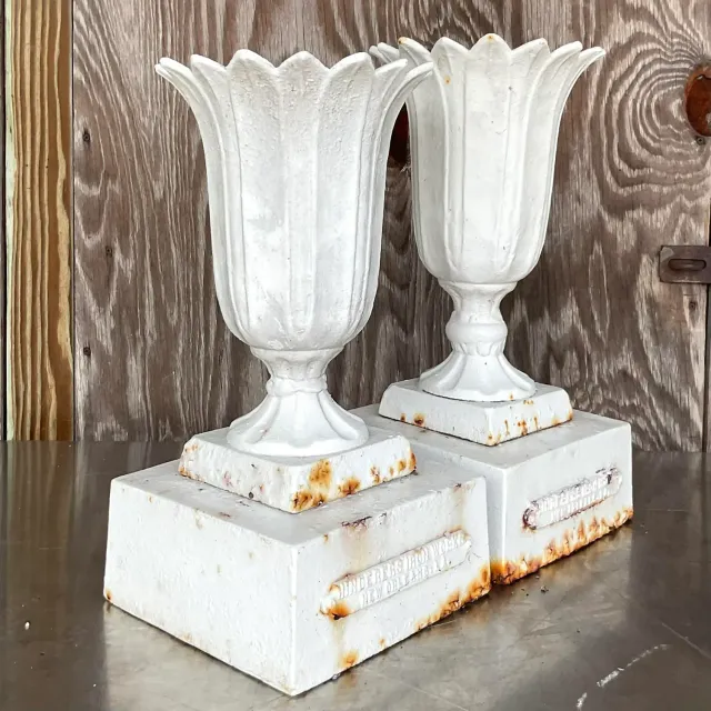 Vintage Boho Henderson Iron Works Petal Urns - Set of Two — additional photo 3