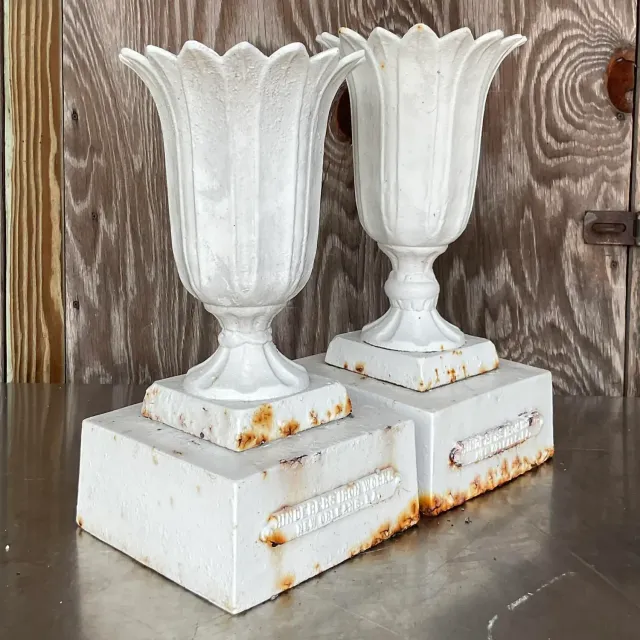 Vintage Boho Henderson Iron Works Petal Urns - Set of Two — additional photo 5