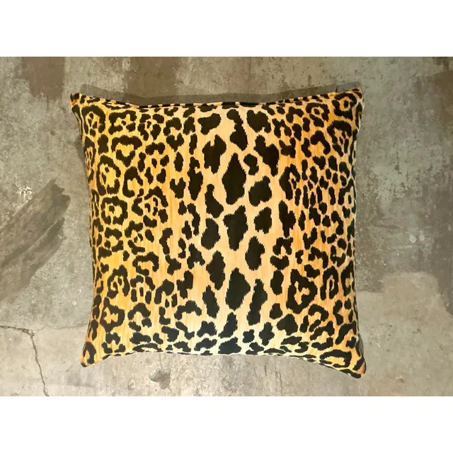 Vintage Boho Leopard Velvet Throw Pillow — additional photo 3