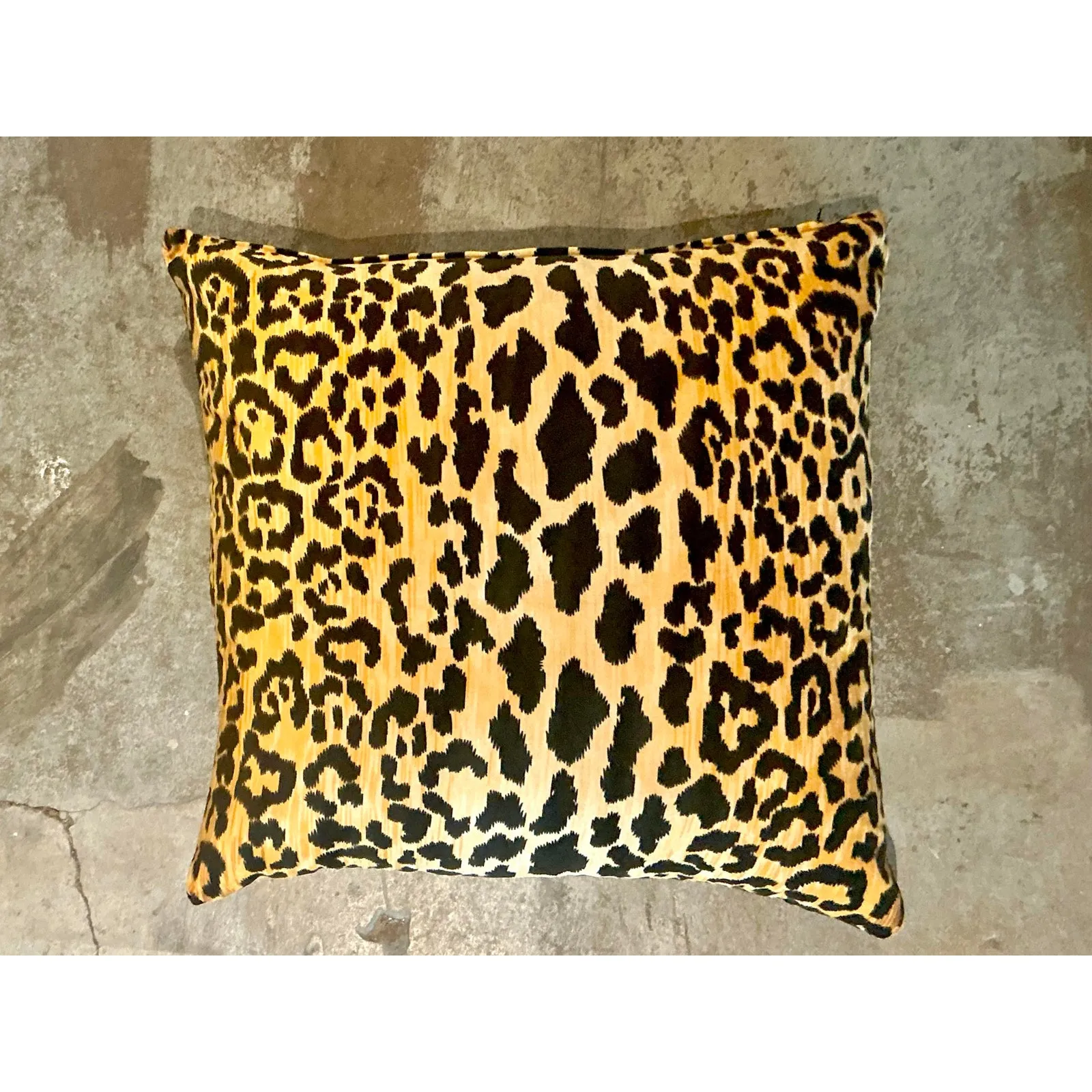 Vintage Boho Leopard Velvet Throw Pillow — additional photo 4