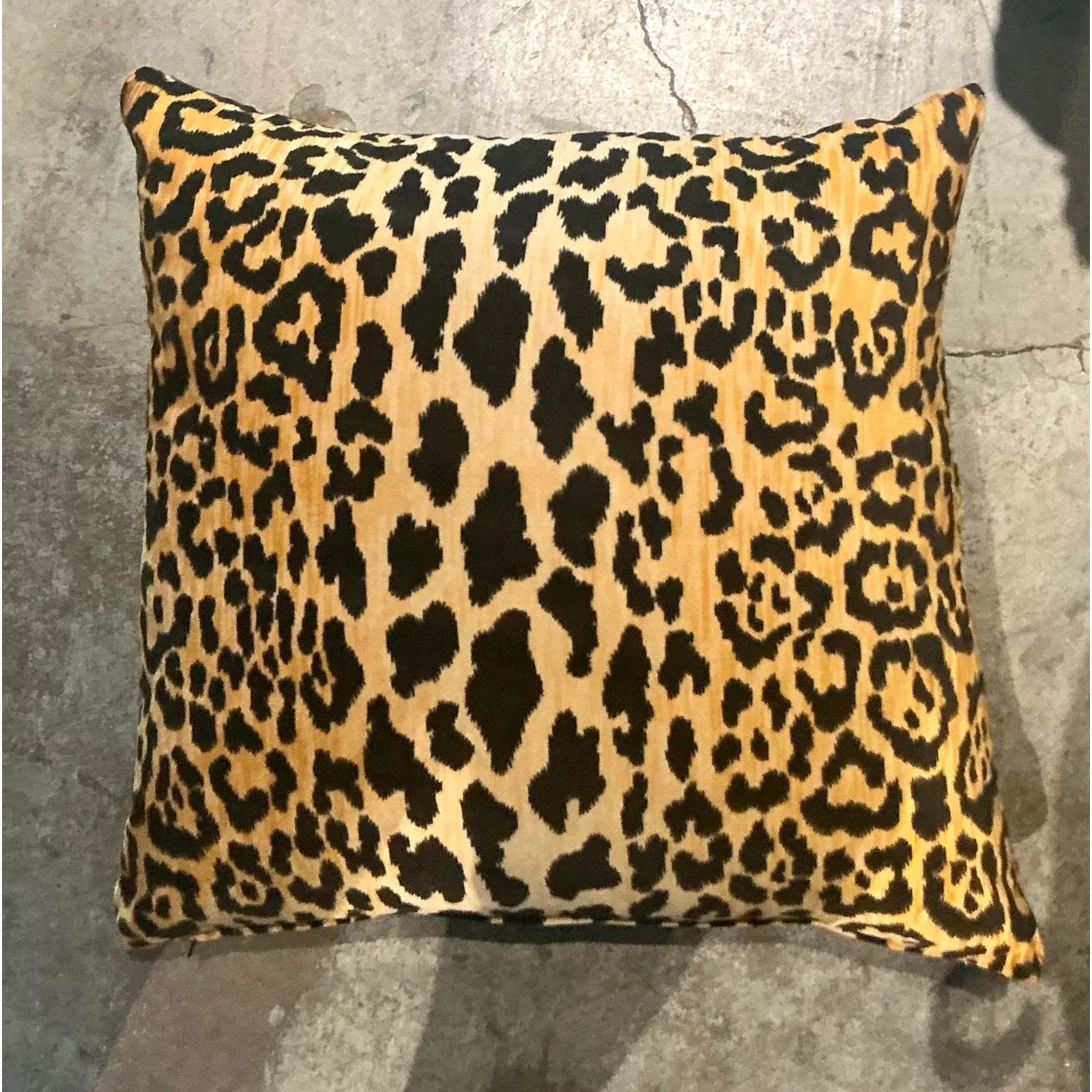 Vintage Boho Leopard Velvet Throw Pillow — additional photo 5