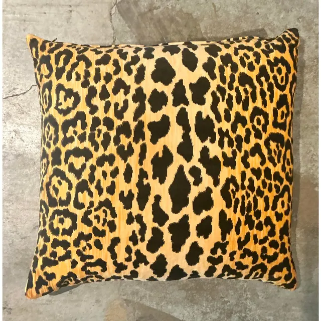 Vintage Boho Leopard Velvet Throw Pillow — additional photo 6