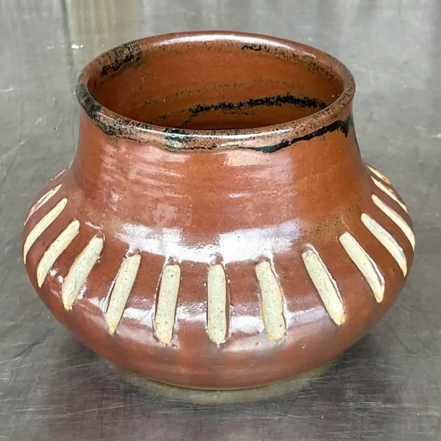 Vintage Boho Notched Studio Pottery Vase — additional photo 4