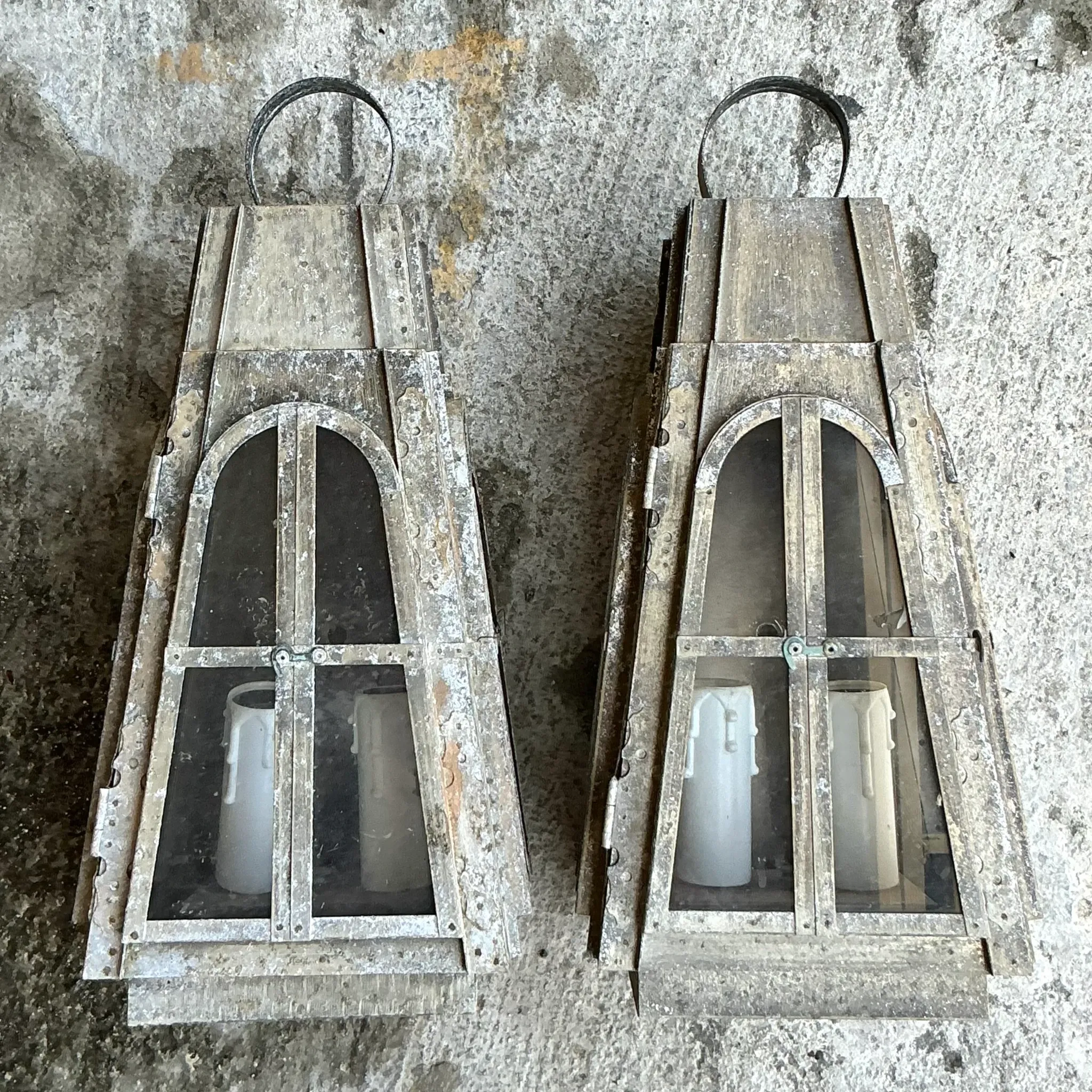 Vintage Boho Patinated Arts and Crafts Exterior Light Sconce — additional photo 1