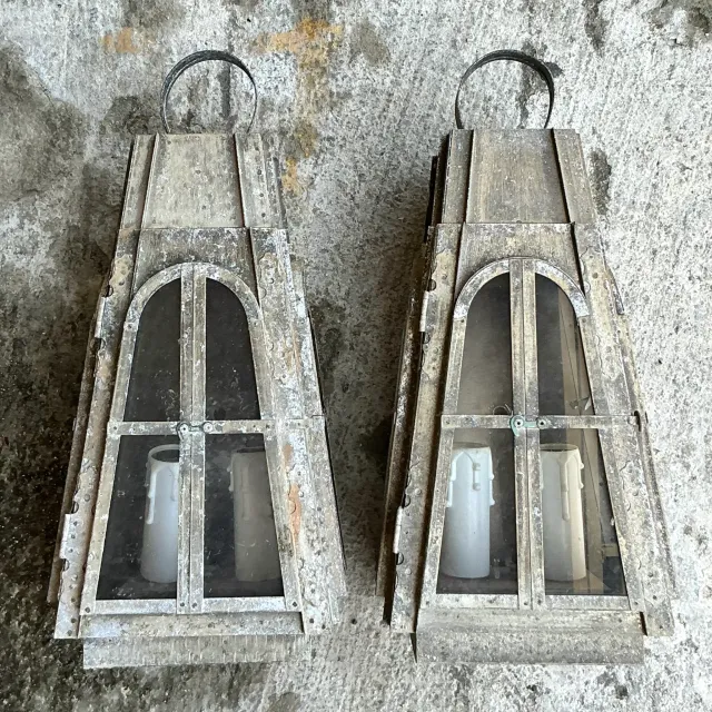 Vintage Boho Patinated Arts and Crafts Exterior Light Sconce — additional photo 1
